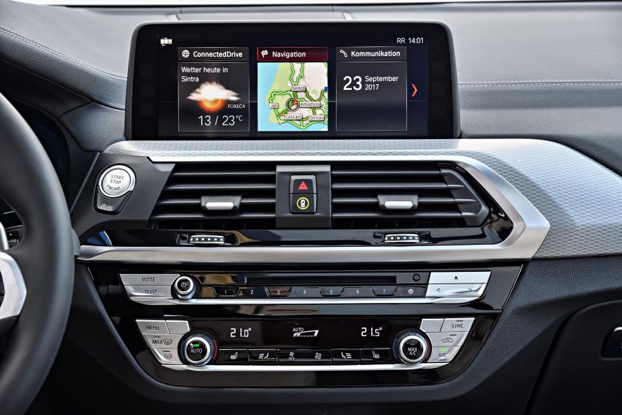Детали интерьера BMW X3 M40i (G01) 2017 года  (WW) (фото 138 из 184)